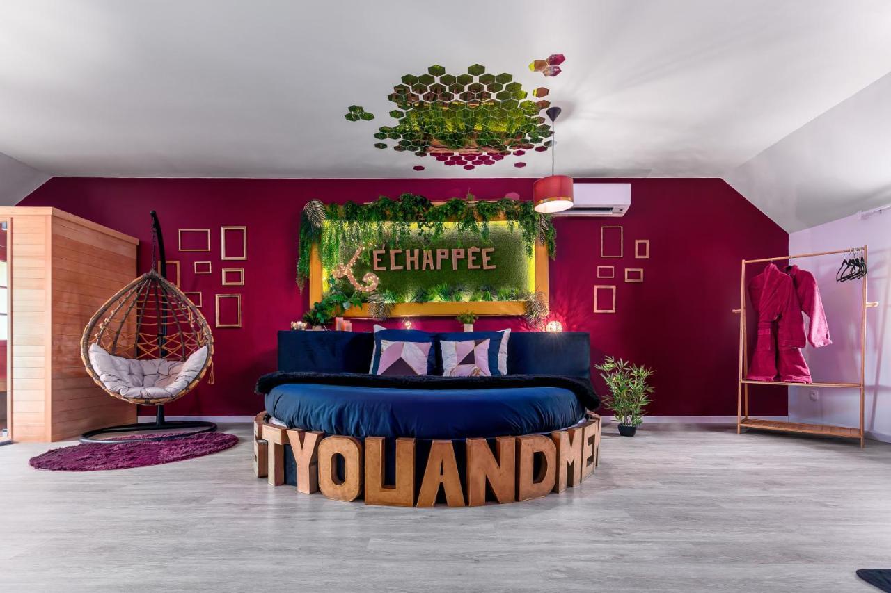 Suite L'echappee - Maison romantique - SPA&Sauna Privatif- Pole Dance - Lit rond avec miroir au plafond Pezarches Extérieur photo