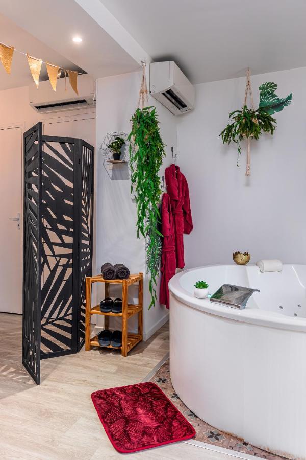 Suite L'echappee - Maison romantique - SPA&Sauna Privatif- Pole Dance - Lit rond avec miroir au plafond Pezarches Extérieur photo