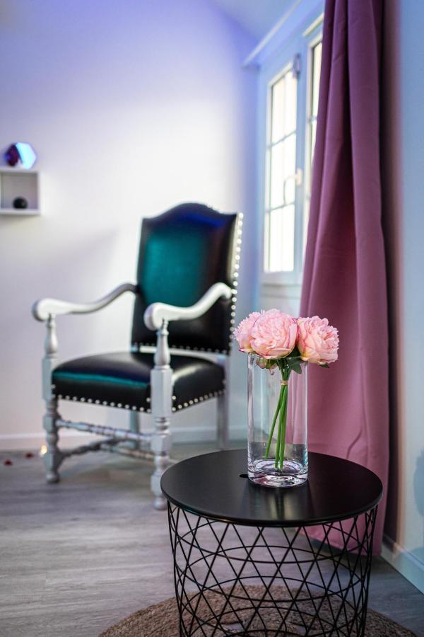 Suite L'echappee - Maison romantique - SPA&Sauna Privatif- Pole Dance - Lit rond avec miroir au plafond Pezarches Extérieur photo