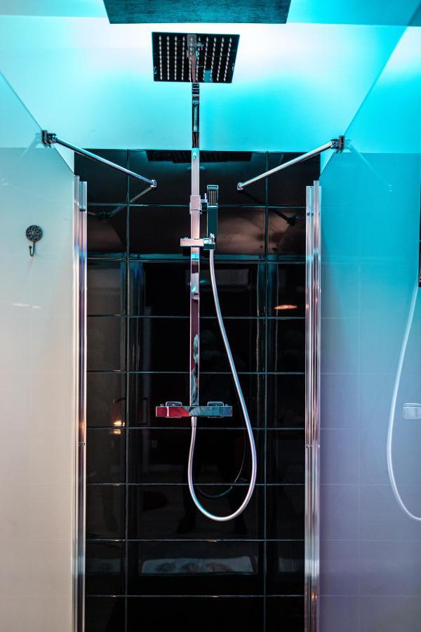 Suite L'echappee - Maison romantique - SPA&Sauna Privatif- Pole Dance - Lit rond avec miroir au plafond Pezarches Extérieur photo