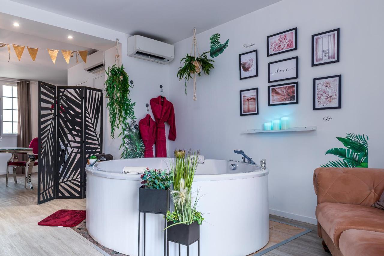Suite L'echappee - Maison romantique - SPA&Sauna Privatif- Pole Dance - Lit rond avec miroir au plafond Pezarches Extérieur photo